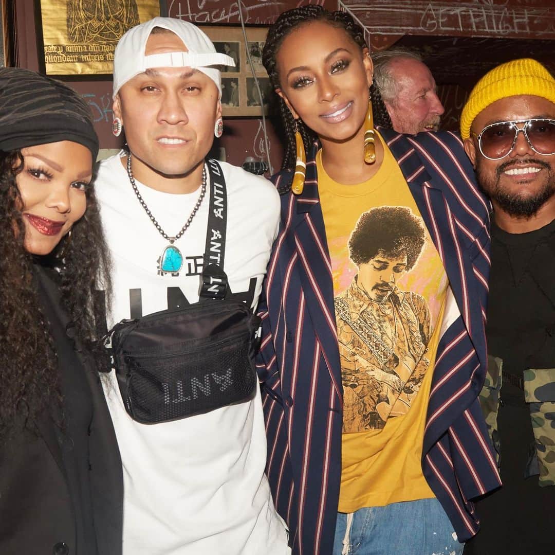 ケリー・ヒルソンのインスタグラム：「Tour-mates @bep & @janetjackson in New Zealand. And a better pic of me & Janet cuzzz, I mean...would you not?! 📸 by @solaimanfazel 💛💛💛」