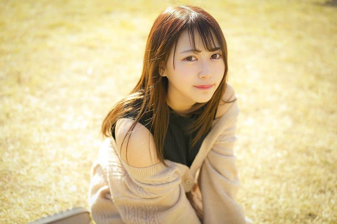 塚本美玲のインスタグラム：「夜寒いから昼間の暖かさが最高🍁」