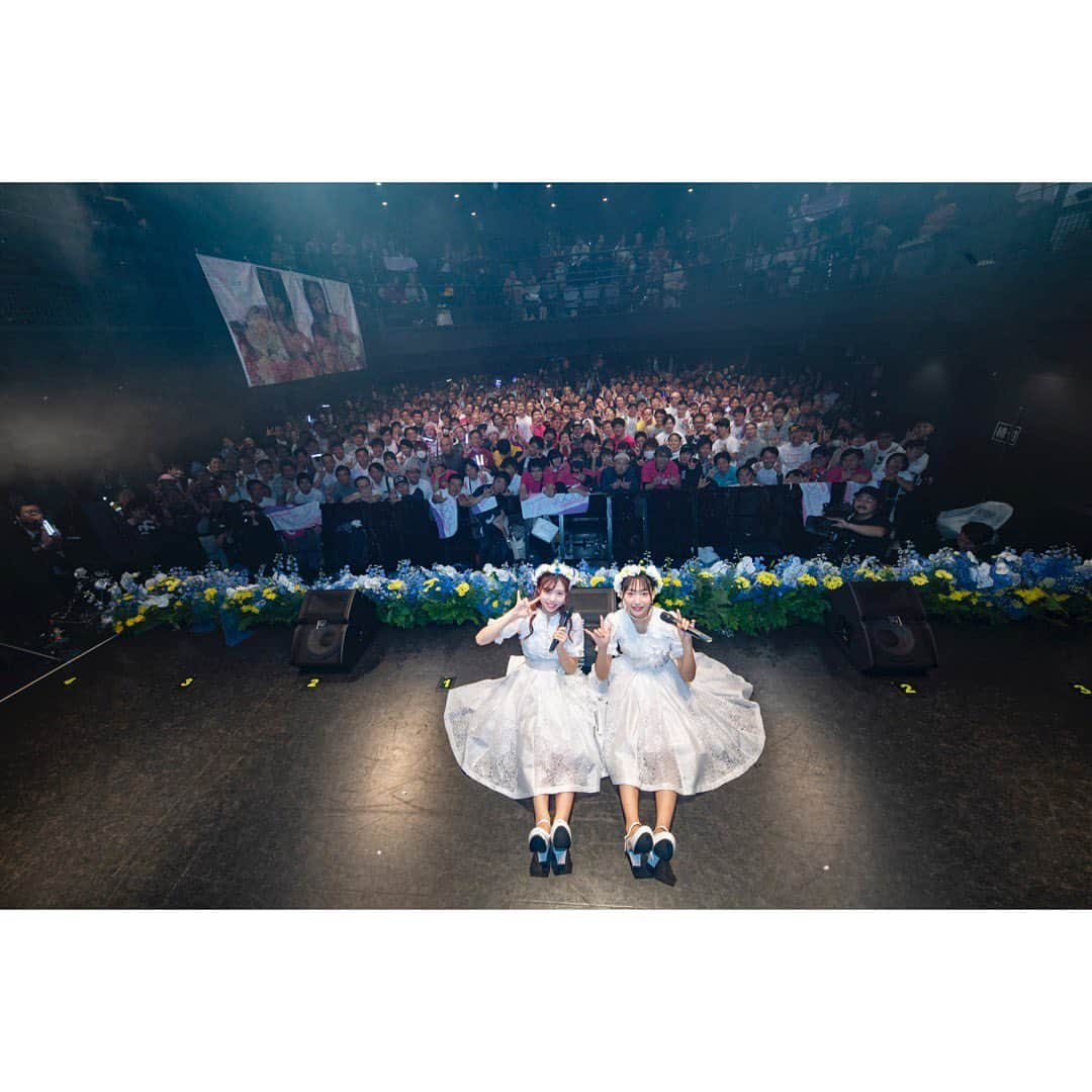 青木千春さんのインスタグラム写真 - (青木千春Instagram)「・ 2019.11.24 ・ WHY@DOLL ラストライブ ・ 8年間の感謝の気持ちを込めて。 史上最高のほわどる。 忘れられないラストライブ！ ・ はーちゃんと2人でつくる ステージはいつも楽しくて はーちゃんとじゃないと ここまで歌えなかった。 どんな時も支えてくれて 夢を一緒に追いかけてくれた 世界でいちばんの相方は これからもはーちゃんしか いないよ！ありがとう！ ほわどるを応援してくれる 皆さんもいつもあたたかくて 素敵な方達ばかりでした。 ほわどるになれてたくさんの 夢を叶えることができました。 一緒に色んな景色を見てくれて 乗り越えてくれてありがとう！ みんなと過ごした8年間は 何にも変えられない最高の 宝物です。 ・ ほわどるに出会ってくれて 本当にありがとうございました！ ・ 2019.11.30」11月30日 23時58分 - chiiihaaarun