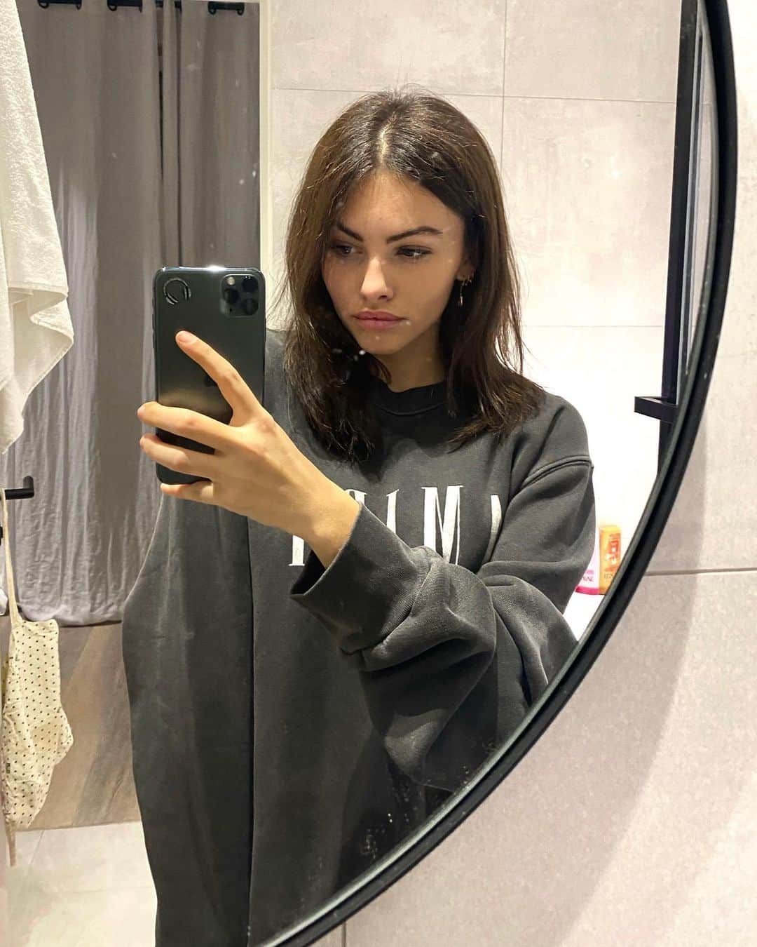 ティラーヌ・ブロンドーさんのインスタグラム写真 - (ティラーヌ・ブロンドーInstagram)「🤷🏻‍♀️🤷🏻‍♀️」11月30日 23時58分 - thylaneblondeau