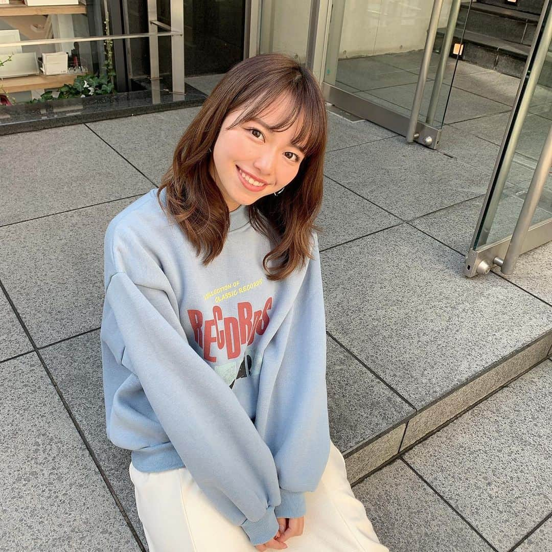 牧野桃美さんのインスタグラム写真 - (牧野桃美Instagram)「⠀ 日付も変わって、12月すたーと！ 2019年もラスト1ヶ月！！ ⠀ #ももこーで 🍑 ▫️Tops / #9090s ▫️Skirt / #GU ⠀ ⠀ ⠀ ⠀ ⠀ #スウェットコーデ#ロゴT#女の子#お洒落さんと繋がりたい#いつコ#ジーユー#ジーユーコーデ#古着女子#outfit#ootd#今日のコーデ」12月1日 0時07分 - momomi_makino