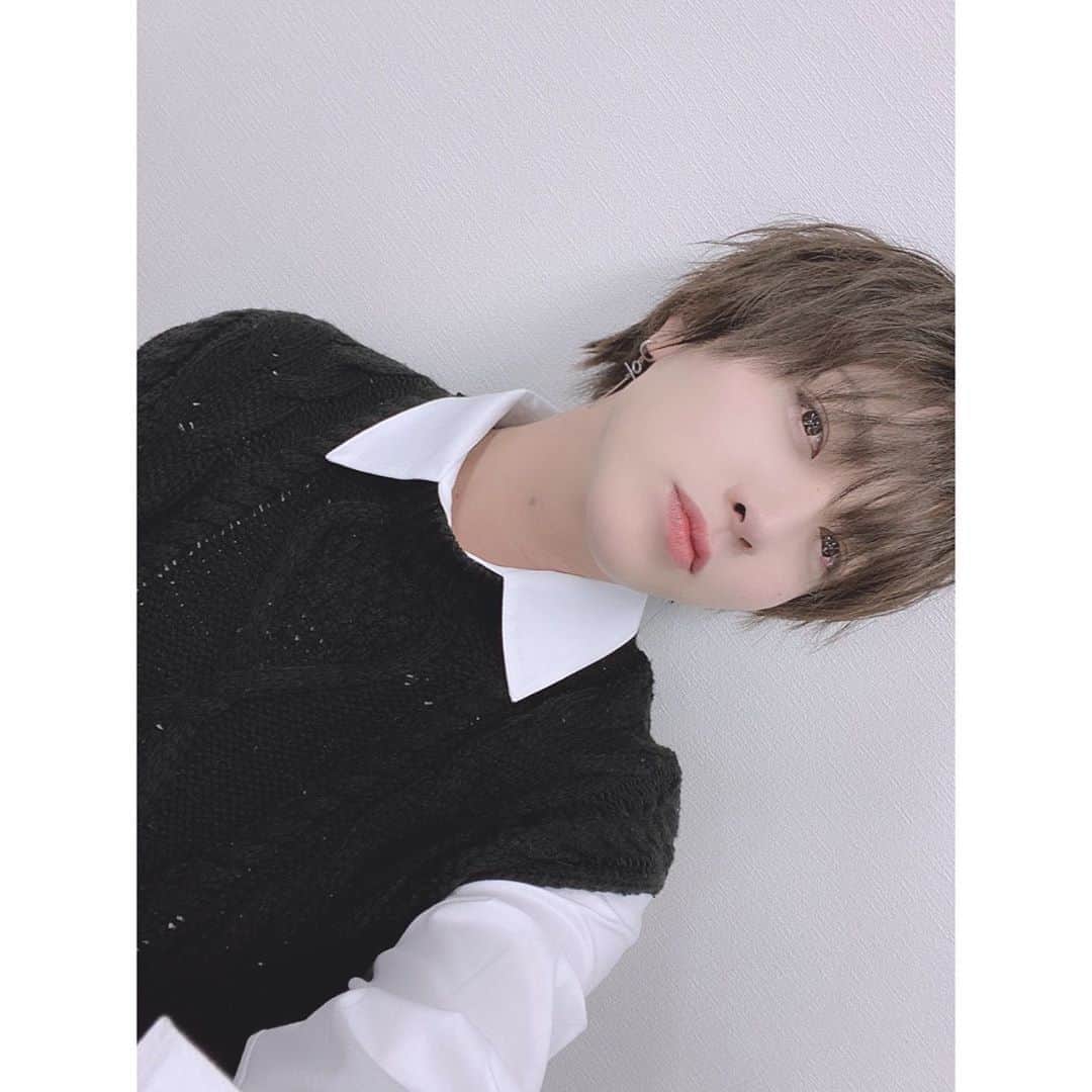 HIROTOのインスタグラム：「#ivvy #hiroto #today #selca #photo #jpn #artist #me #l4l #팔로우 #셀카 #instagram #instagood #instasize」