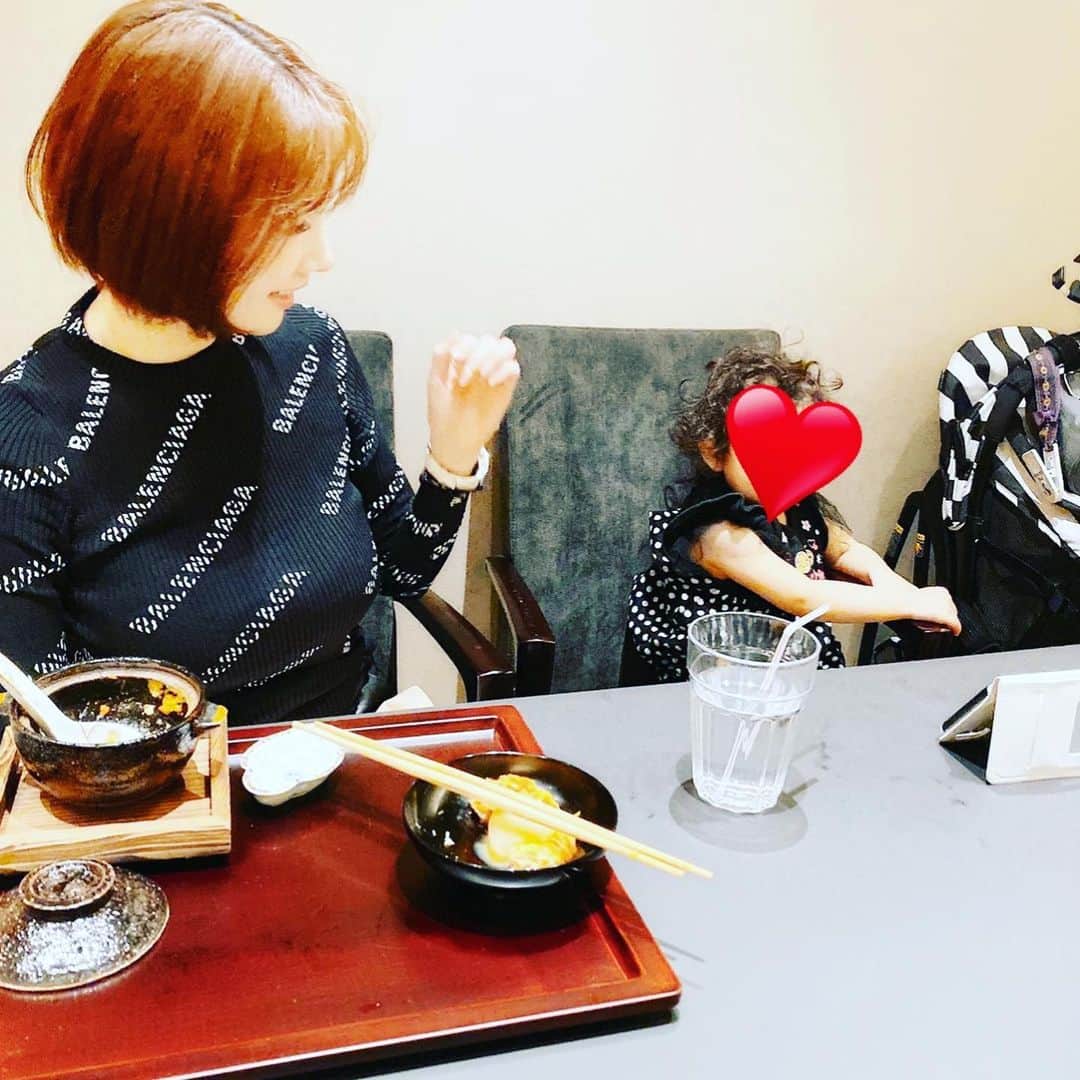 森下悠里さんのインスタグラム写真 - (森下悠里Instagram)「@yuko.shoji ゆうこ社長にお誘いいただき @yuzuki_ginza 佑月で 絶品な日本料理をいただきました✨✨ - 旬の食材を豪華に使った ヘルシーで美味しいお食事の数々💎 - 優しい味で娘も完食出来るメニューも💓 個室も広々、Baby OKだし 本当、皆様、 おもてなしも素晴らしくて感動しました🥺✨ - 個室が広くて居心地良すぎて😌 また、ここで女子会もしたいし 両親も招待したいなぁ💓 - 年内に絶対また来たい✨✨ - #佑月　#日本料理　#子連れOK #washoku #japanese #restaurant」12月1日 0時21分 - yuurimorishita
