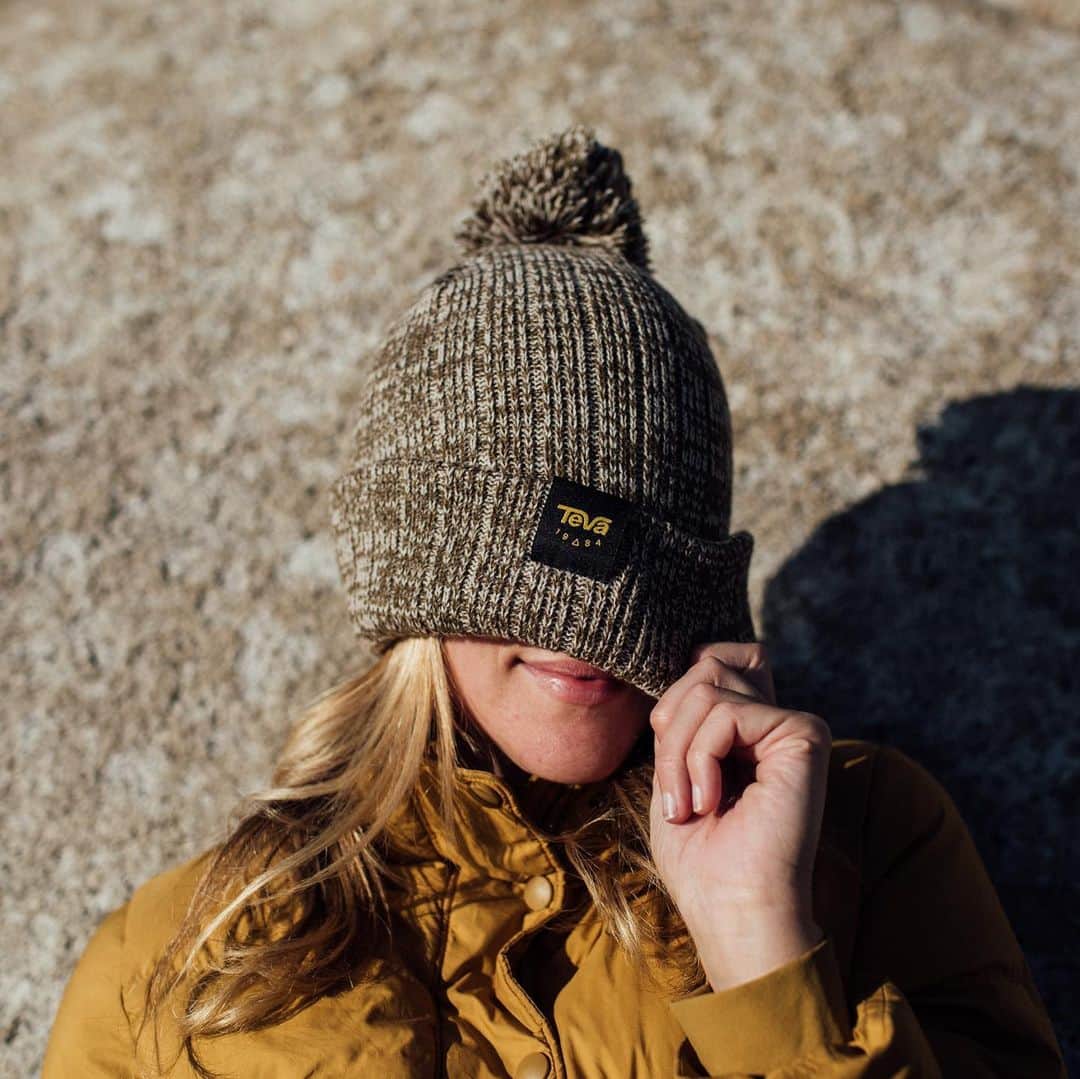 Tevaさんのインスタグラム写真 - (TevaInstagram)「Oh hey. Just popping up on your feed to let you know we’re giving away this beanie and other free Teva swag today on Teva.com. Tap that link in bio to find out more. 📸: @andrewfitts」12月1日 0時24分 - teva
