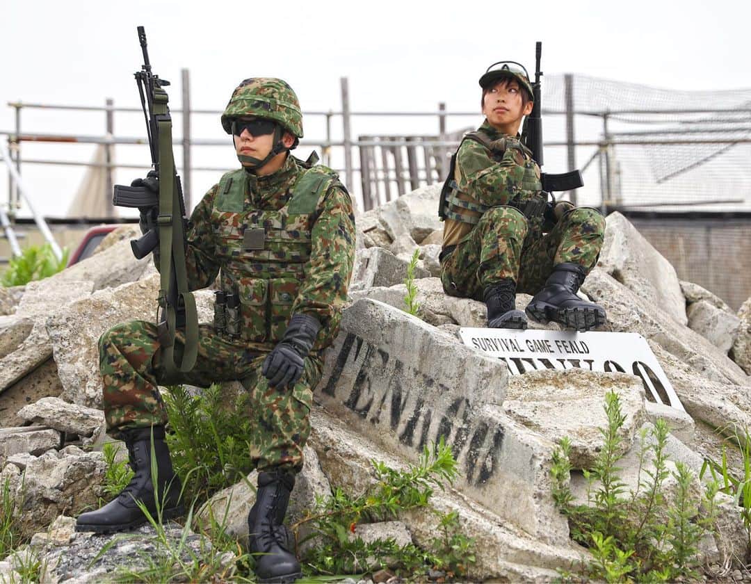 みりどる乙夜さんのインスタグラム写真 - (みりどる乙夜Instagram)「Photo by Masaki Otsuka Model: ND SATマガジン2019年7月号「乙夜の気になる装備」にて、S&Grafの製品を紹介しました。海自の装備もあります。  #military #militarylife #milspec #tactical #tacticalgear #jgsdf #jmsdf #selfdefenseforce #army #navy #camouflage #nwu #crossbow #essjapan #type89 #rifle #gun #assaultrifle #training #helmet #自衛隊装備 #陸上自衛隊 #海上自衛隊 #89式小銃 #ミリタリー #訓練 #迷彩 #ラバーガン #ミリドル #乙夜」12月1日 0時34分 - itsuya_miridoru