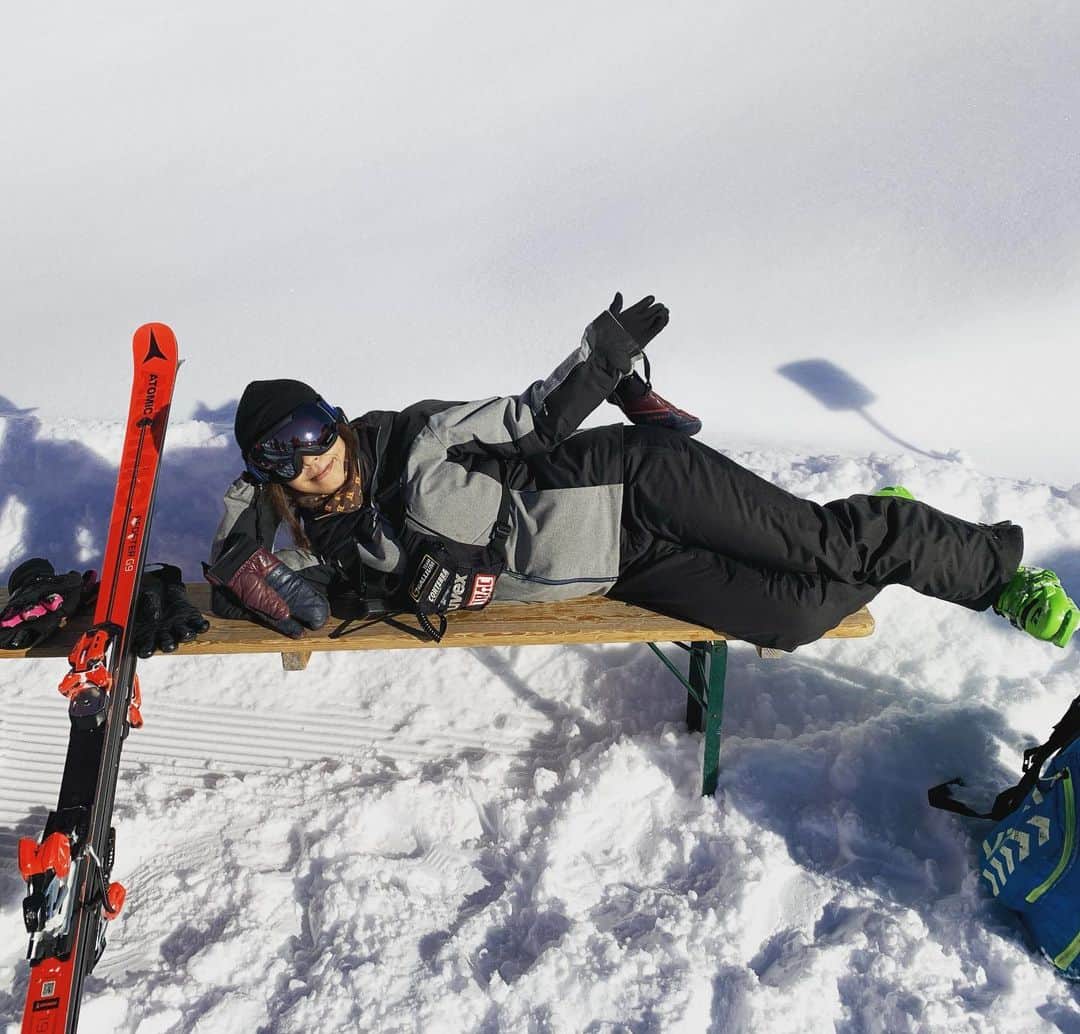 梅原玲奈さんのインスタグラム写真 - (梅原玲奈Instagram)「Mood😎 #sunny #ski #chill  #ここはどこでしょう #間違い探し」12月1日 1時00分 - reina_umehara