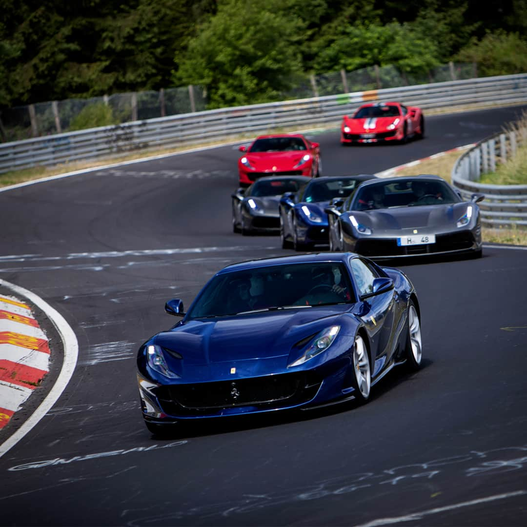 フェラーリさんのインスタグラム写真 - (フェラーリInstagram)「The #Ferrari812Superfast elegantly leads the pack in supercar style. The model’s winning forms flawlessly combine performance and aesthetics. #Ferrari #DreamCar #LuxuryCars #Exclusive」12月1日 1時01分 - ferrari