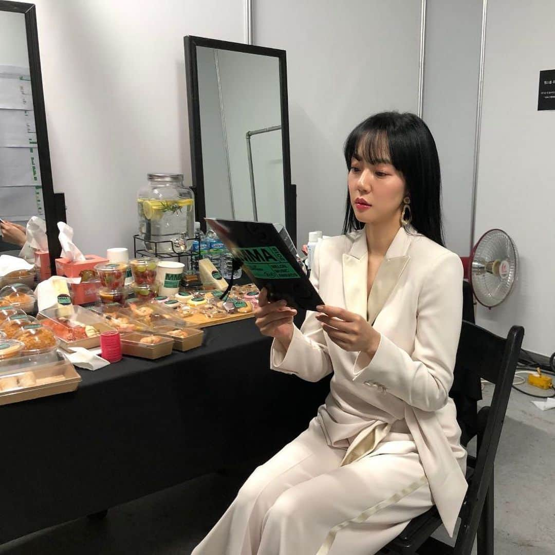 イム・スジョンさんのインスタグラム写真 - (イム・スジョンInstagram)「🤍 #melonmusicawards2019」12月1日 1時29分 - soojunglim_