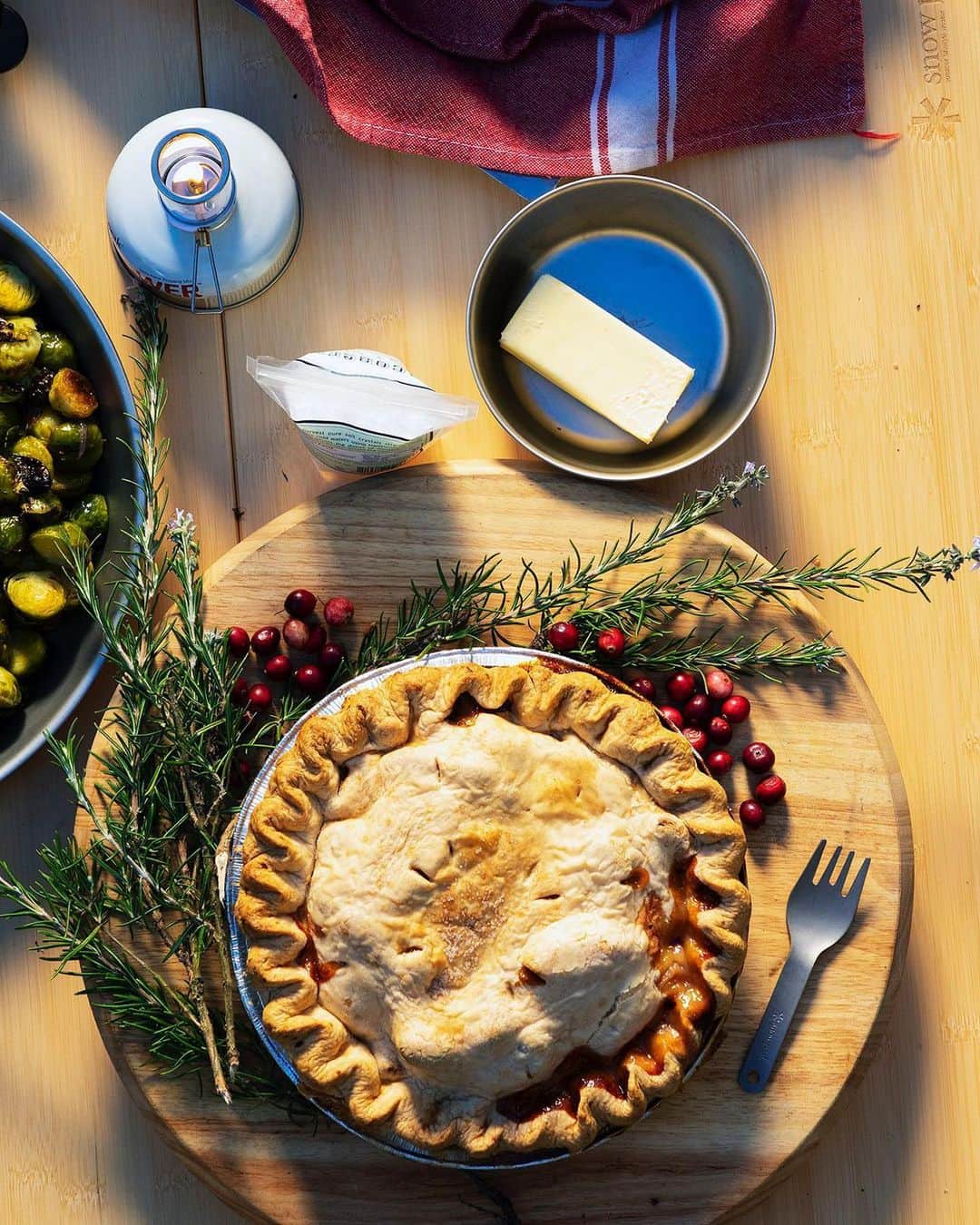 Snow Peak USAさんのインスタグラム写真 - (Snow Peak USAInstagram)「Still thinking about pie....anyone else?  Also, don't forget: From 11.29 to 12.1, receive one free Titanium Spork per order!」12月1日 1時35分 - snowpeakusa