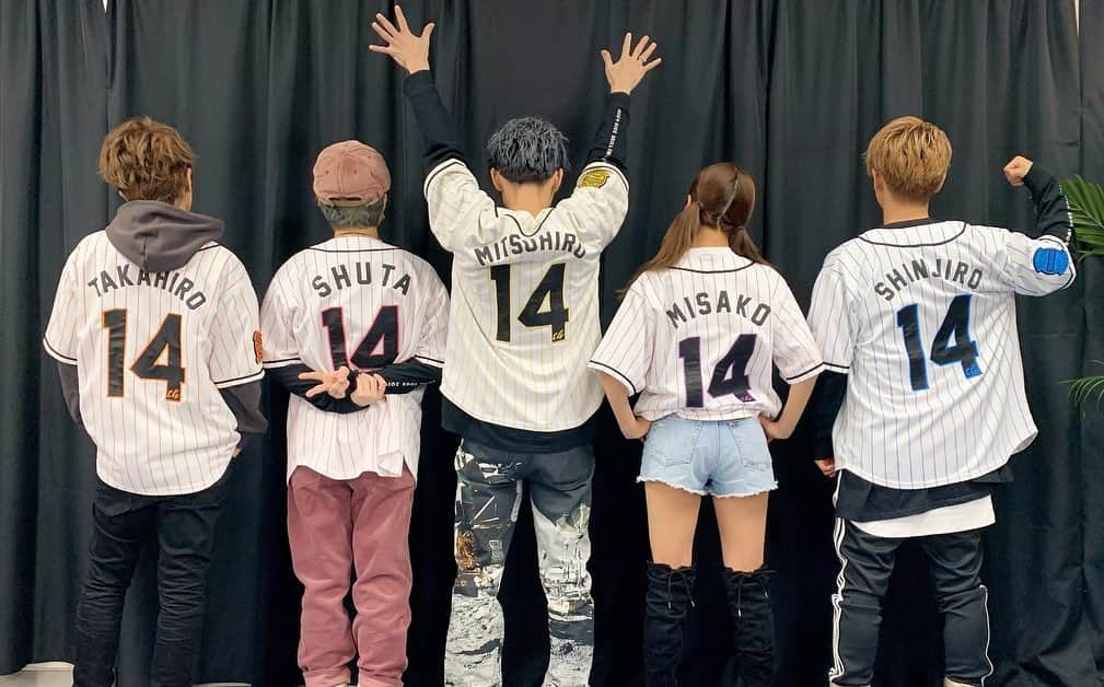 AAAさんのインスタグラム写真 - (AAAInstagram)「《AAA DOME TOUR 2019 ＋PLUS》 NAGOYA 2019.11.30 AAA＋FAN=HAPPY DAY1  #AAAPLUS #素敵な笑顔ありがとう #HAPPYBIRTHDAYSHINJIRO」12月1日 1時42分 - aaa_official_jp