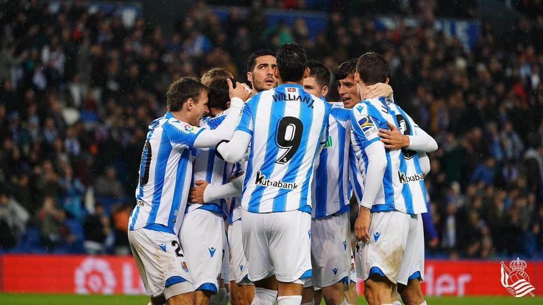 レアル・ソシエダさんのインスタグラム写真 - (レアル・ソシエダInstagram)「#RealSociedad 4-1 SD Eibar  AUPA REAL!!! 🔵⚪️🔵」12月1日 1時55分 - realsociedad