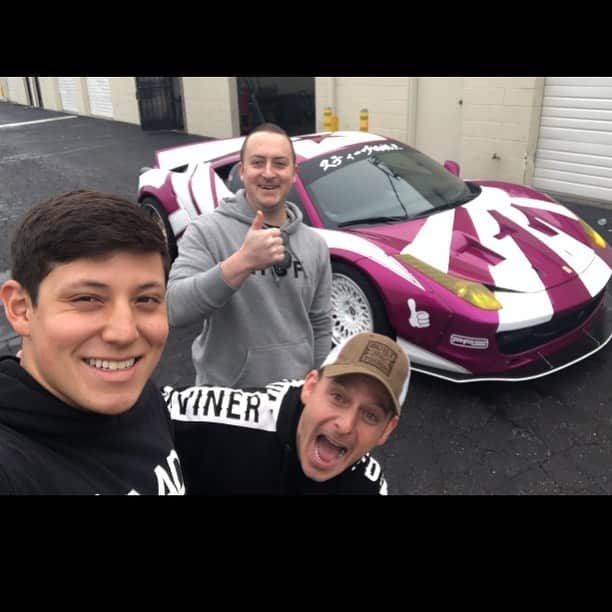 スティーブのインスタグラム：「This Ferrari project would have never came together without lots of thanks to my son “Kid” @the_kid012 and my good friend Christian @alpharestyling who  helped work with me and @skepple to come up with the design and then collaborated on the LEDs and did ceramic coating and exhaust for me too!! Lots of awesome video coming soon!! Also huge thanks to @hre_wheels @hre_wheels_japan @azzurrekimoto @azzurremotoring @protectivefilmsolutions  @ofcustoms  New video now live on my YouTube channel Steves POV.  フェラーリ改造はまず息子のあーちゃんに色々手伝って貰った上で色々な方に大変お世話になりました。感謝です。　HRE ホイールさん、OF CUSTOMSの山口さん、アズールの木本さん、リバティーウォークの加藤さんも！！　ありがとう！」