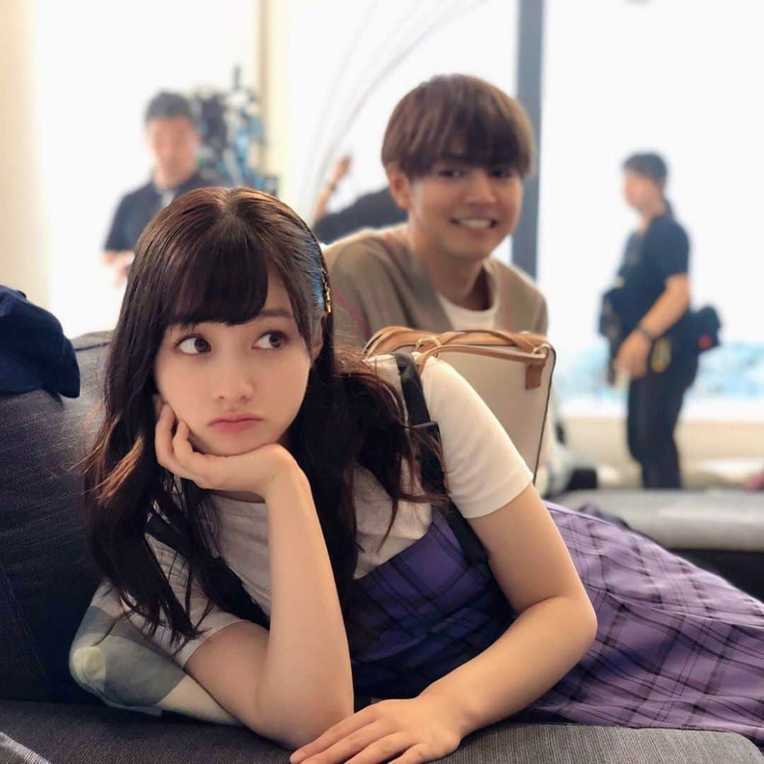 映画『午前0時、キスしに来てよ』のインスタグラム：「☀️12月になりました！☀️﻿ ﻿ きょうは何しよっかな〜🤔な﻿ 環奈さんをお届けします💕﻿ ﻿ 公開まであと5日！﻿ ﻿ そして今年もあと1ヶ月...🥺﻿ ﻿ #かんなってる﻿ #午前0時キスしに来てよ #0キス﻿ #片寄涼太 #橋本環奈﻿ #映画の日 #フライヤーもゲットしてね」