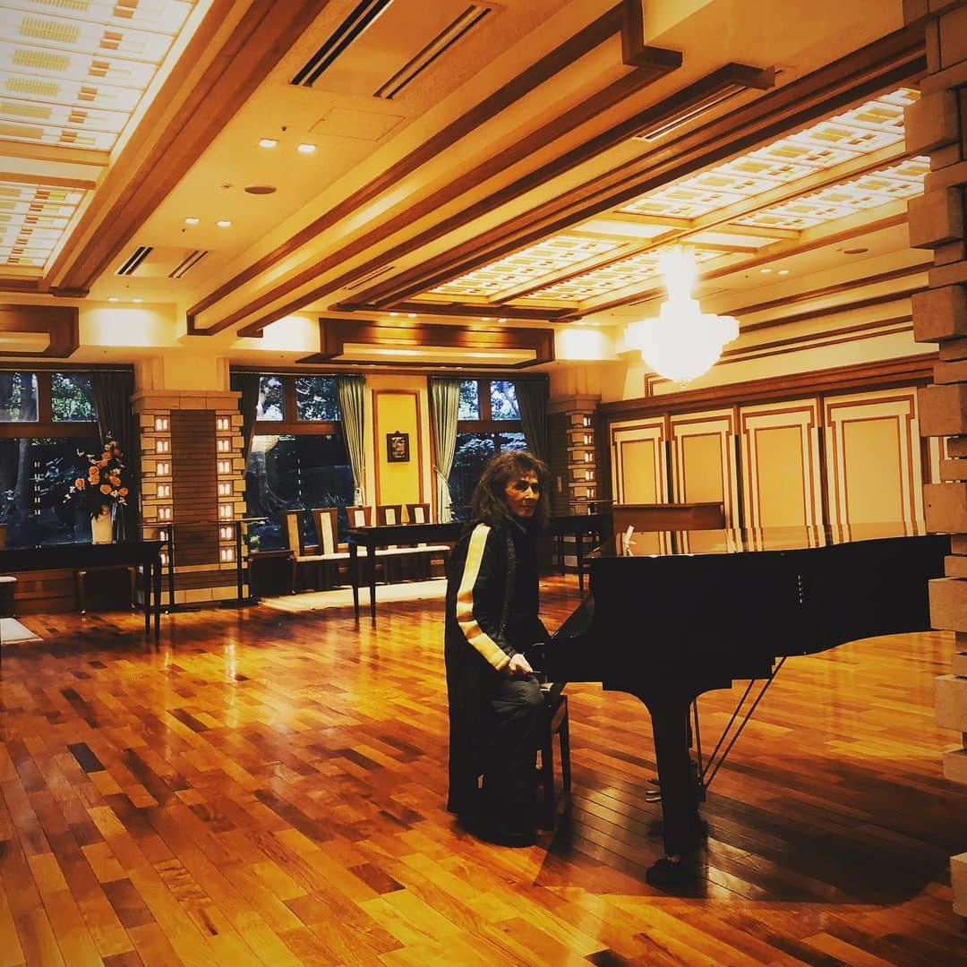 仲雅美さんのインスタグラム写真 - (仲雅美Instagram)「ピアノ①  #ホテルグランド東雲」12月1日 11時50分 - masami_naka32