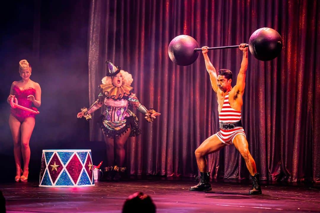 ディタ・フォン・ティースさんのインスタグラム写真 - (ディタ・フォン・ティースInstagram)「The #burlesque circus wagon is rolling out onstage here in Melbourne for one last show tonight at The Palais Theatre! ✨🎪✨⁣ ⁣ Tickets are available online and at the door tonight. Dita.net/shows Next stops: ⁣ Adelaide & Sydney, then on to New Zealand.⁣ ⁣ 📷 of @giagenevieve @dirtymartininyc @elio__martinez @vontourage by @angelleggas ...stay tuned for more!」12月1日 11時55分 - ditavonteese