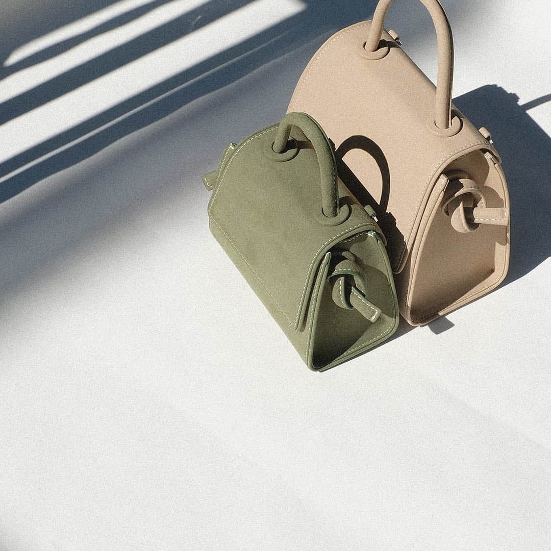 のインスタグラム：「Bee Mini, Bee Mini Mini -Suede Olive & Sand  #vasic #beemini #beemini #suede #olive #sand #aw19 #vasicnews」