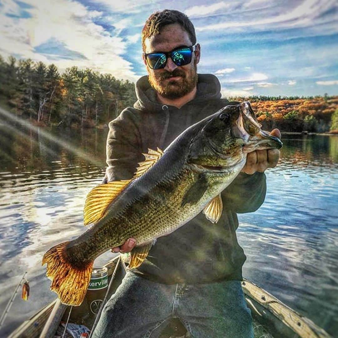 Filthy Anglers™さんのインスタグラム写真 - (Filthy Anglers™Instagram)「Happy Saturday my friends, hopefully we have all recovered from Turkey day and the madness of Black Friday! Check out this aw esome late fall photo from Team Filthy  @andrew_knowlton from New England (NH.) I’ve personally met Andrew and he is a genuine hardworking guy who puts in a lot of time on the open water as well as the frozen water! Hopefully we will see you on the ice again this year! Congrats Andrew you are Certified Filthy www.filthyanglers.com #fishing #catchandrelease #bassfishing #largemouthbass #getoutside #anglerapproved #outdoors #teamfilthy #lakelife #salmon #trout #bigfish  #filthyanglers #kayak #nature #largemouth #smallmouth #trout #pond #lake #river」12月1日 12時32分 - filthyanglers