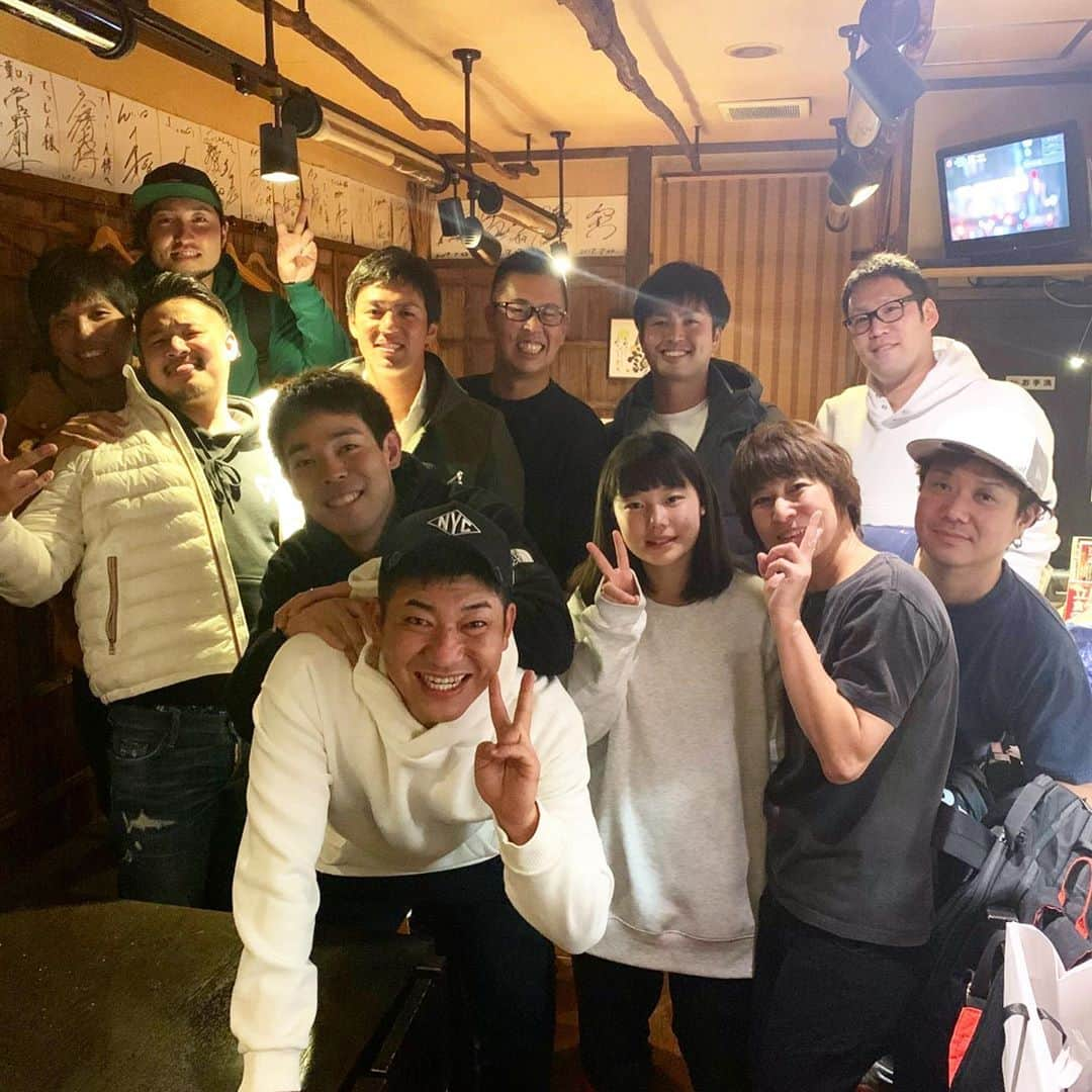 木村文紀さんのインスタグラム写真 - (木村文紀Instagram)「ファン感謝デー沢山のファンの方に集まっていただき、ありがとうございました。 初の西武園遊園地で楽しく行うことが出来ました。 夜には同級生会を開き、たっちゃんお疲れ様とアキガンバレとみんなでお祝いしました！ 大衛も宮田も来てくれた。 てっしんの皆さん御協力ありがとうございました。 これからも同級生頑張っていきます。  #大石達也#増田達至#髙橋朋己#秋山翔吾#木村文紀#宮田和希#朱大衛#新井悠司#武隈祥太#同級生会#88年会#てっしん#立川」12月1日 12時37分 - fumikazu_kimura9