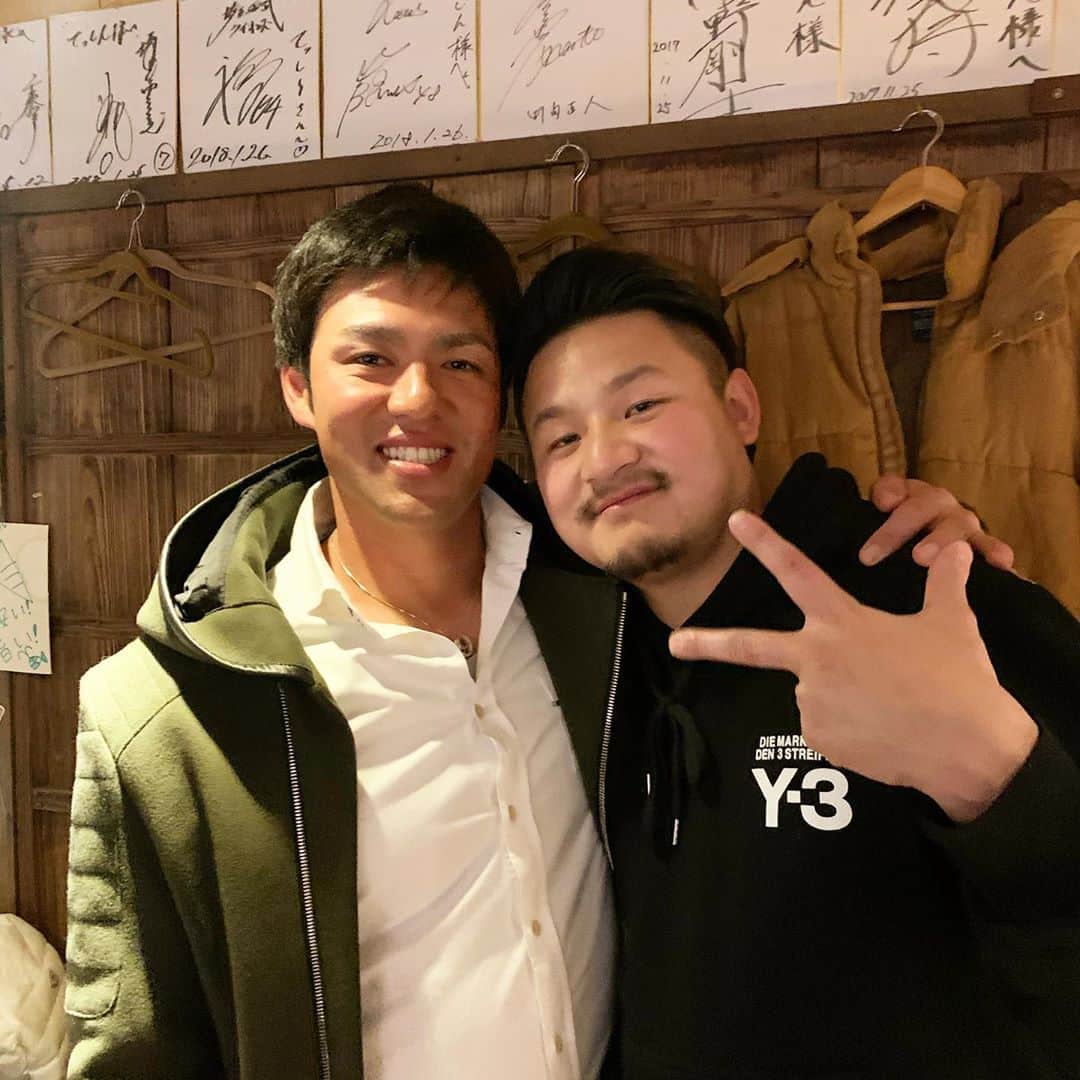 木村文紀さんのインスタグラム写真 - (木村文紀Instagram)「ファン感謝デー沢山のファンの方に集まっていただき、ありがとうございました。 初の西武園遊園地で楽しく行うことが出来ました。 夜には同級生会を開き、たっちゃんお疲れ様とアキガンバレとみんなでお祝いしました！ 大衛も宮田も来てくれた。 てっしんの皆さん御協力ありがとうございました。 これからも同級生頑張っていきます。  #大石達也#増田達至#髙橋朋己#秋山翔吾#木村文紀#宮田和希#朱大衛#新井悠司#武隈祥太#同級生会#88年会#てっしん#立川」12月1日 12時37分 - fumikazu_kimura9