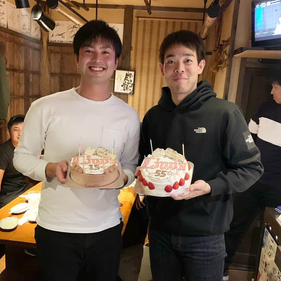 木村文紀さんのインスタグラム写真 - (木村文紀Instagram)「ファン感謝デー沢山のファンの方に集まっていただき、ありがとうございました。 初の西武園遊園地で楽しく行うことが出来ました。 夜には同級生会を開き、たっちゃんお疲れ様とアキガンバレとみんなでお祝いしました！ 大衛も宮田も来てくれた。 てっしんの皆さん御協力ありがとうございました。 これからも同級生頑張っていきます。  #大石達也#増田達至#髙橋朋己#秋山翔吾#木村文紀#宮田和希#朱大衛#新井悠司#武隈祥太#同級生会#88年会#てっしん#立川」12月1日 12時37分 - fumikazu_kimura9