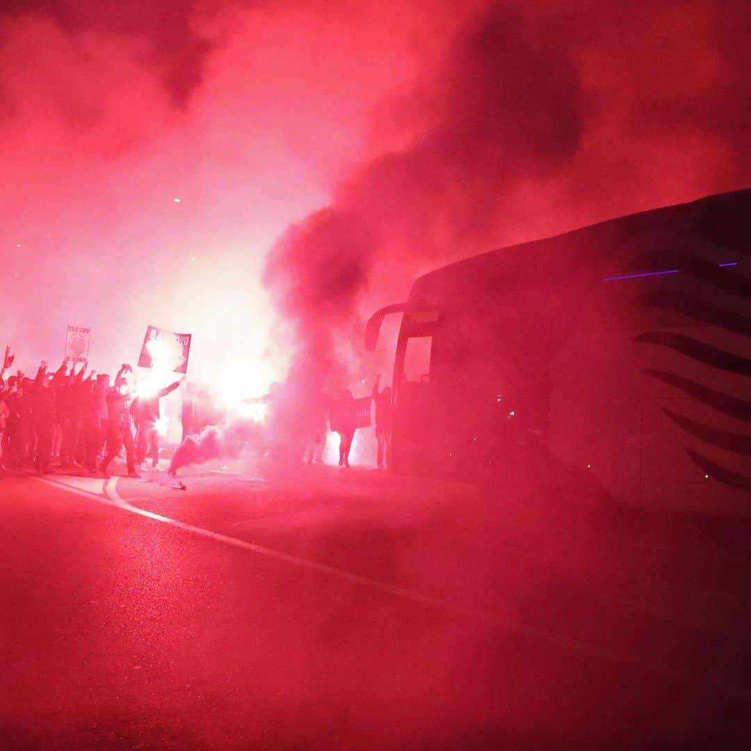 アタランタBCさんのインスタグラム写真 - (アタランタBCInstagram)「‪⚠️ La vittoria nel derby può causare effetti desiderati 🖤💙‬ ‪🙌 That derby winning feeling! 🙌‬ — #BresciaAtalanta‬ ‪#SerieATIM #GoAtalantaGo ⚫️🔵 ‬‪#ForzaAtalanta #Atalanta #Bergamo #football」12月1日 3時58分 - atalantabc