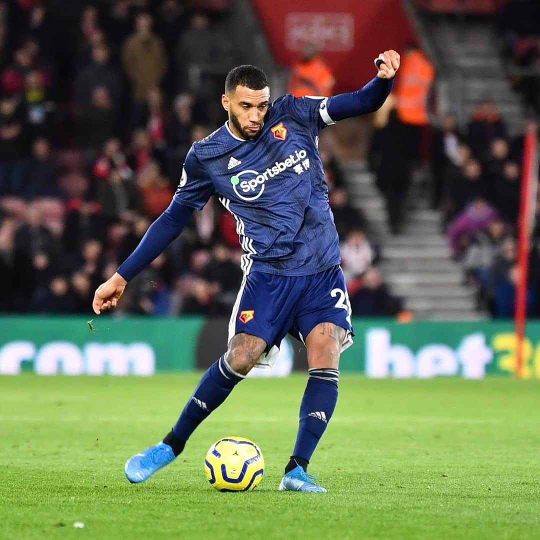 ワトフォードFCさんのインスタグラム写真 - (ワトフォードFCInstagram)「Capoue pulling the strings 🙌 Come on you 'Orns!」12月1日 3時59分 - watfordfcofficial