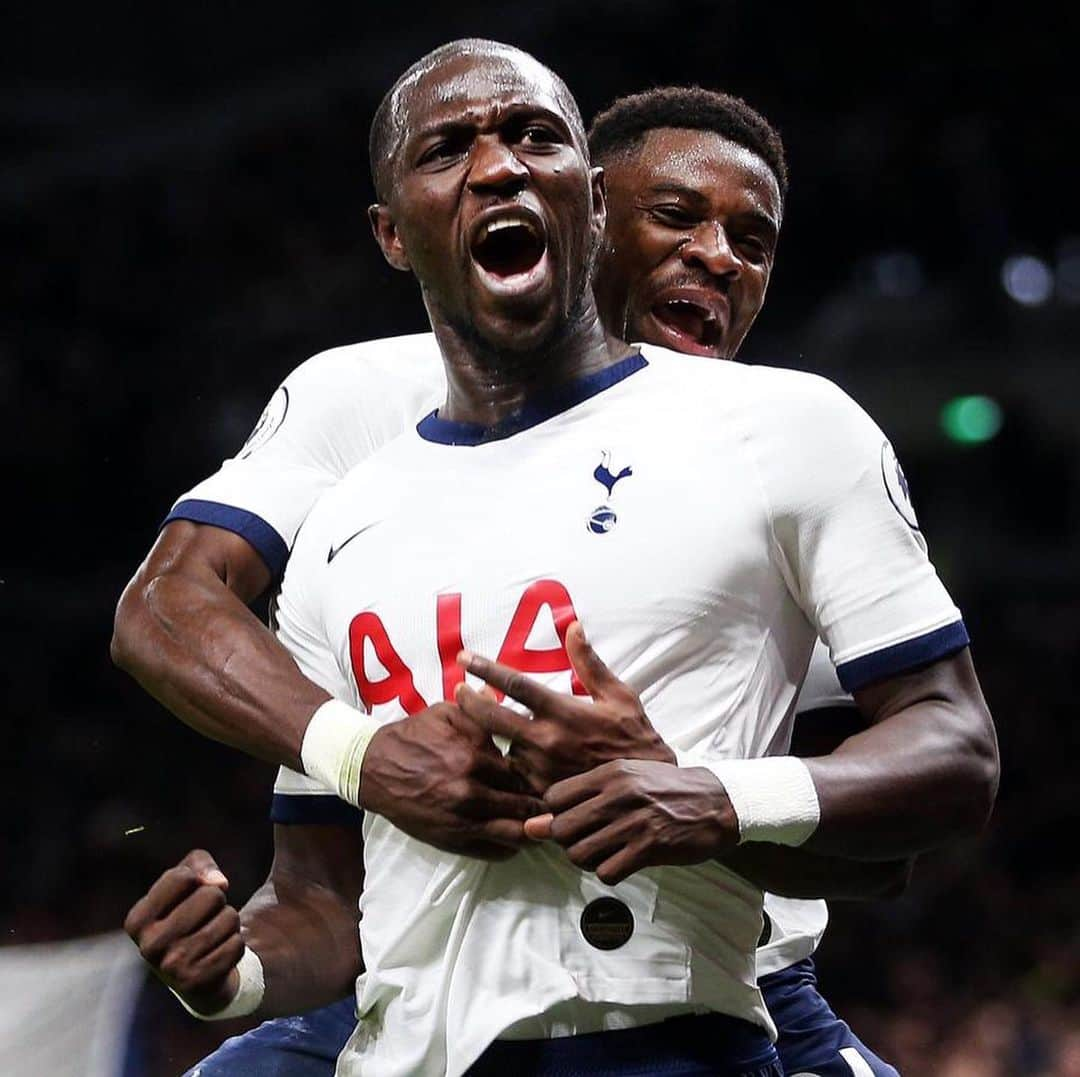 ムサ・シソコさんのインスタグラム写真 - (ムサ・シソコInstagram)「Oh wait did I score a goal ? 😱⚽ Thanks to all the fans for their support today 💪🏿 #COYS #MS17」12月1日 4時12分 - moussasissokoofficiel