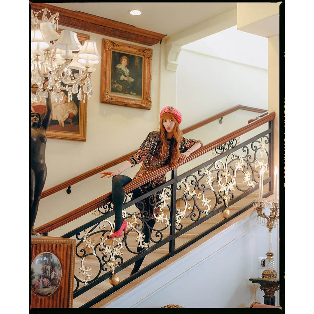 Faith Picozziさんのインスタグラム写真 - (Faith PicozziInstagram)「Gucci Mansion 1️⃣3️⃣ 📸 @burrent 🕺📷@garrettremy 👗 @faithpicozzicreative 💥 #fashion #style #redhead #model #film #120film #mediumformat」12月1日 4時12分 - faithpicozzi