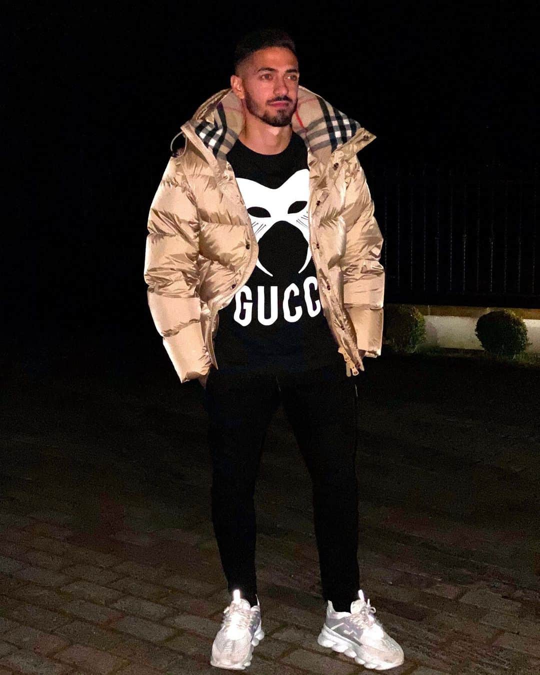 マヌエル・ランシニのインスタグラム：「😏」