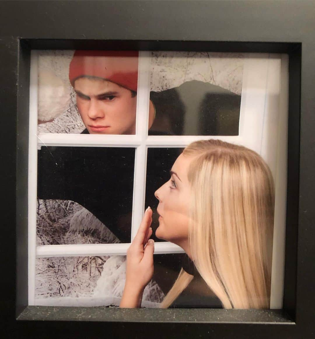 アダム・ディバインさんのインスタグラム写真 - (アダム・ディバインInstagram)「Did you and you sibling take weird photos where you’re a thief and instead of a gun you’re armed with a snowball? Is it weird that we were both in our 20’s when we did this or nah?」12月1日 4時43分 - adamdevine