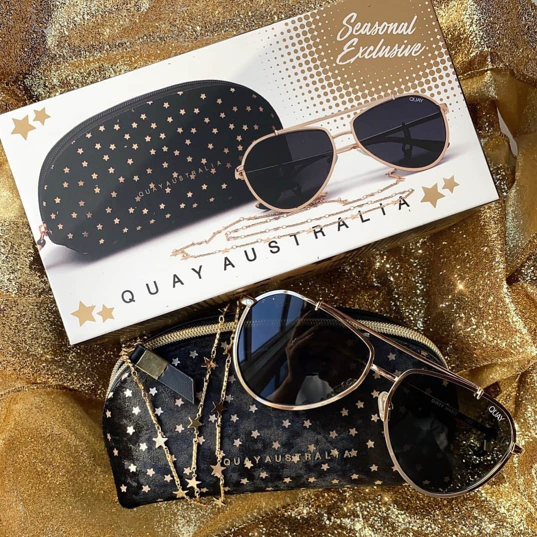 quayaustraliaさんのインスタグラム写真 - (quayaustraliaInstagram)「It's your time to sparkle ✨ The sparkle season gift set just dropped on our site—featuring three exclusive goodies for just $35 USD 🙌 DIRTY HABIT aviator in gold/green, the star glasses chain (doubles as a necklace), and a luxe star sunnies case 🌟 #FINDYOURQUAYS」12月1日 4時49分 - quayaustralia