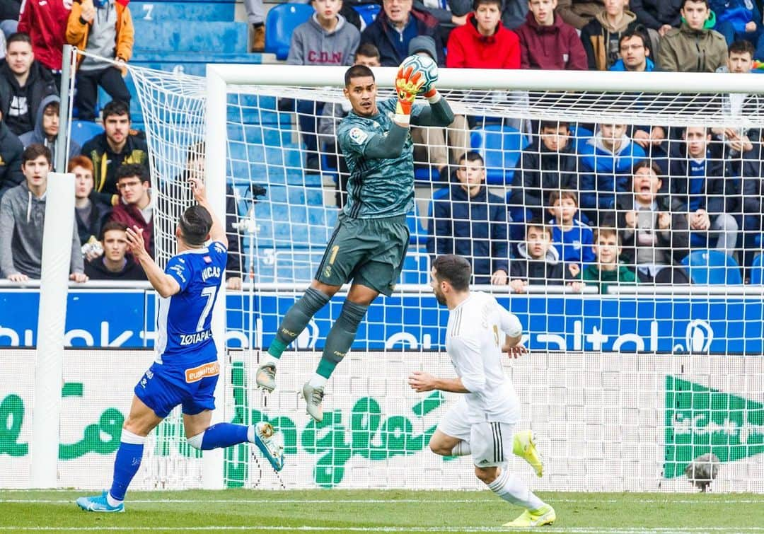 アルフォンス・アレオラさんのインスタグラム写真 - (アルフォンス・アレオラInstagram)「Buen resultado fuera de casa ! ⚪⚽ @realmadrid  #halamadrid」12月1日 5時11分 - alphonseareola