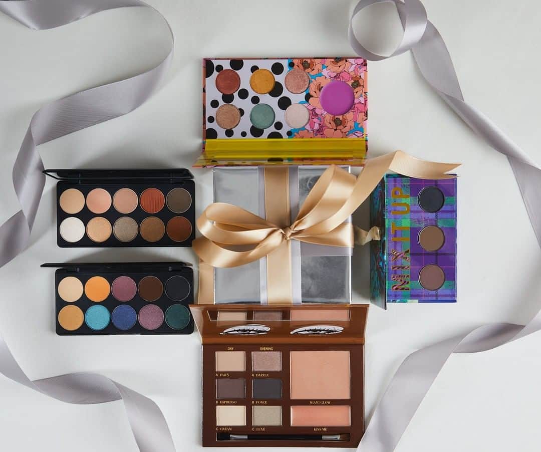 Motives Cosmeticsさんのインスタグラム写真 - (Motives CosmeticsInstagram)「Cross everyone off your list with our amazing collection of palettes there is something everyone will love! For a limited time purchase our Demure, Dynasty, Thill Me, In The Mix, or In The Nude Palette at a special discount for the holiday season. . . . . . Cross everyone off your list with our amazing collection of palettes there is something everyone will love! For a limited time purchase our Demure, Dynasty, Thrill Me, In The Mix, or In The Nude Palette at a special discount for the holiday season.」12月1日 6時00分 - motivescosmetics