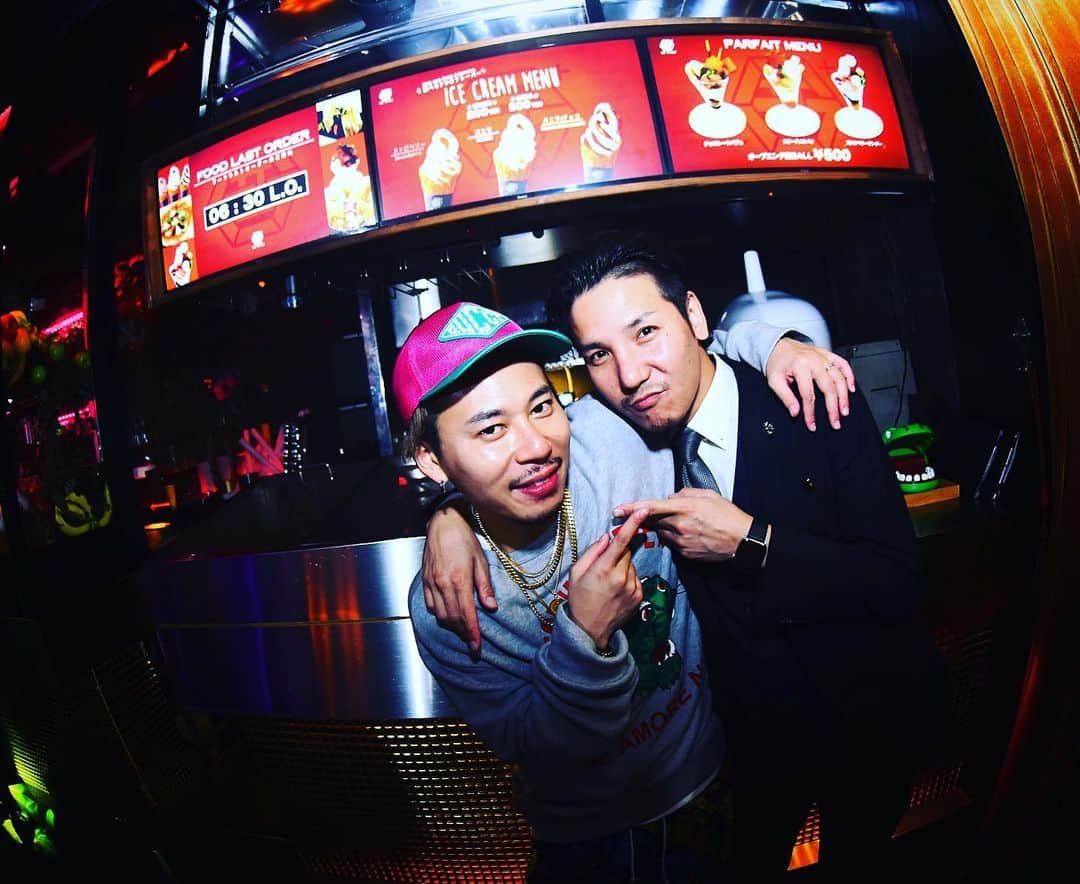 DJ HALさんのインスタグラム写真 - (DJ HALInstagram)「@g2plus_osaka  @fujiwara0518 君 Photo by @photo_tasuku 📸 #朝　#大阪　#g2plus  #まだ呼ばれてない #鼻赤」12月1日 6時15分 - djhal