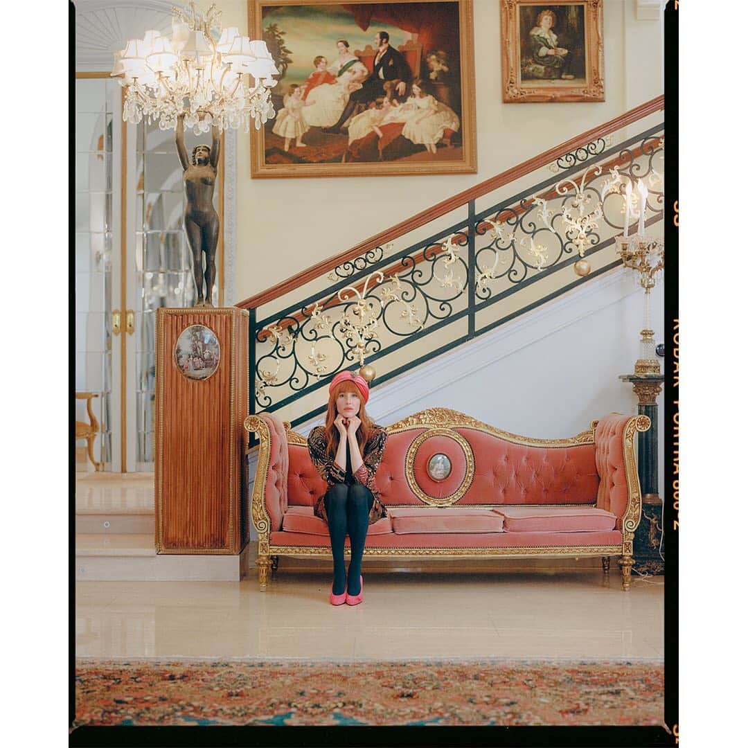 Faith Picozziさんのインスタグラム写真 - (Faith PicozziInstagram)「Gucci Mansion 1️⃣4️⃣ 📸 @burrent 🕺📷@garrettremy 👗 @faithpicozzicreative 💥 #fashion #style #redhead #model #film #120film #mediumformat」12月1日 6時15分 - faithpicozzi