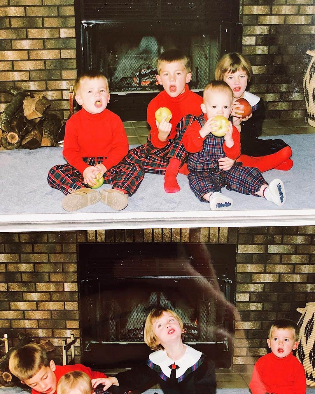 コナー・フランタのインスタグラム：「My main takeaways from this old sibling holiday photo are: clearly we were ‘that’ family, apples were a creative yet distracting prop decision, the plaid was a risk and we’re not going to talk about it, while we’re on the topic of wardrobe idk what the hell is on my sister’s shoulders but her chaotic energy brings me joy, i definitely saw a ghost right before the lower shot was taken and it explains a lot. Happy (almost) December from the Frantas 👐🏻♥️」