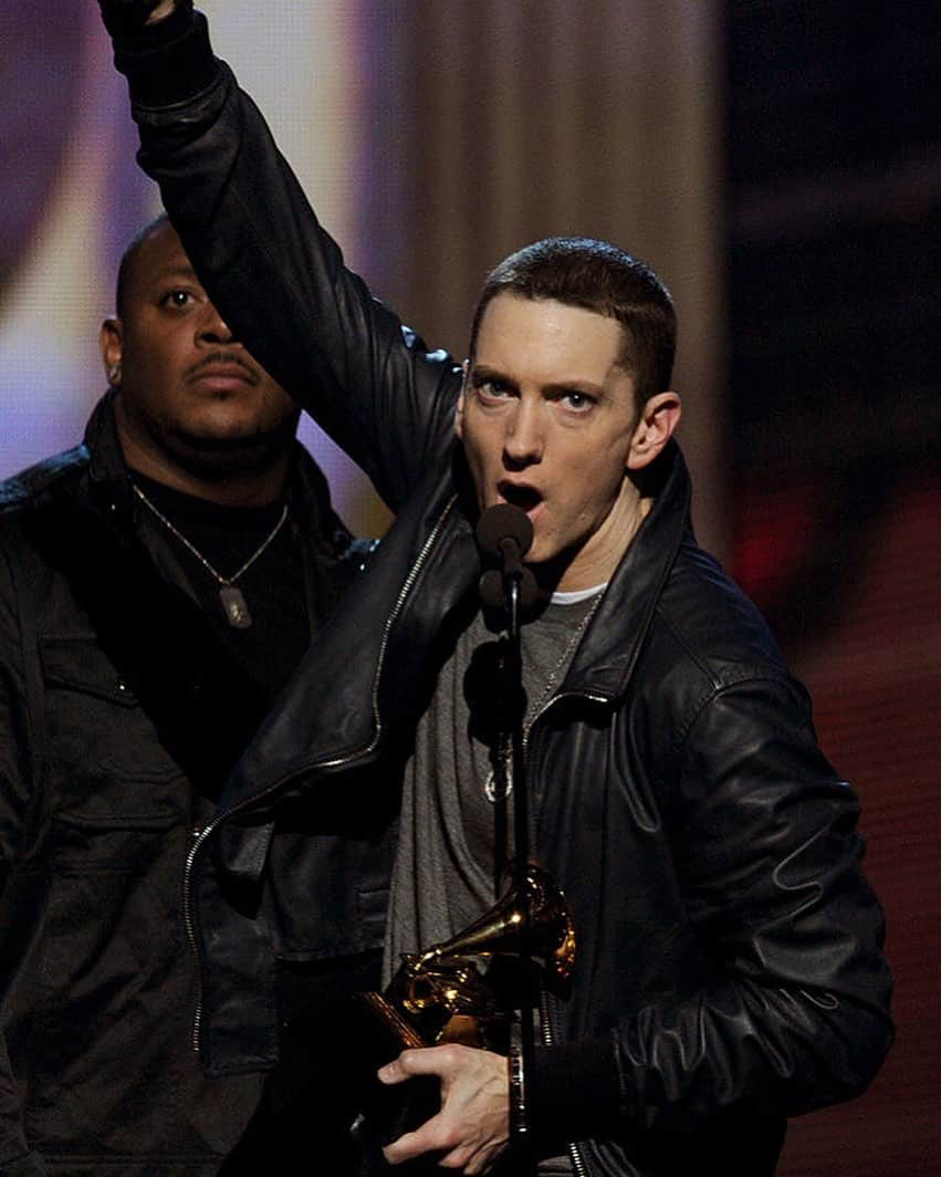 The GRAMMYsさんのインスタグラム写真 - (The GRAMMYsInstagram)「15-time GRAMMY winner, @Eminem, took home the GRAMMY for Best Rap Album (‘The Slim Shady EP’) and Best Rap Solo Performance (“My Name Is”) at the 42nd #GRAMMYs in 2000. #GRAMMYVault」12月1日 7時09分 - recordingacademy