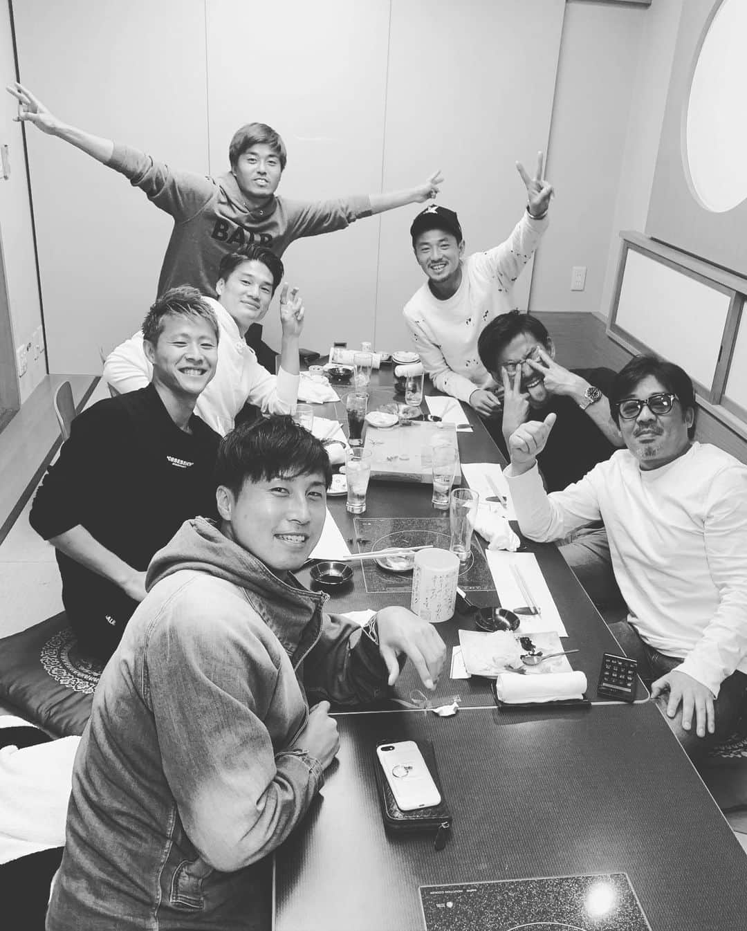 山下達也さんのインスタグラム写真 - (山下達也Instagram)「藤本康太を囲う会、いや、石神直哉を囲う会になった気が、、 #しっかり決勝点 #よーいちろー #瀬川 #大好きなよーいちろー君やぞ #漢気じゃんけんめっちゃ強いシャケコロ #御馳走さん #直哉さん #それ流行ってんの #ずっと喋ってた #丸 #ワサビ一気食い下手やな #康太は来るの遅かったから写真なし #現役お疲れ様でした #小川君反社ちゃうで笑 #謙弥君もいたら完璧やったな」12月1日 12時53分 - yamagozero