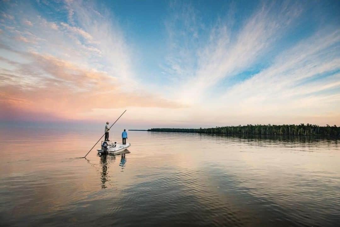 Costa Sunglassesのインスタグラム：「Glades golden hour. 📷: @elevenangling #SeeWhatsOutThere #OutpostMothership」