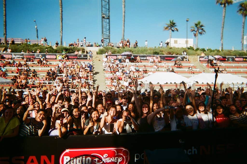 HEY VIOLETさんのインスタグラム写真 - (HEY VIOLETInstagram)「just got some disposables developed and @k.thyyy ordered me to post pics of the crowd. so here you are. all you v beautiful people. missing this.」12月1日 8時01分 - heyviolet