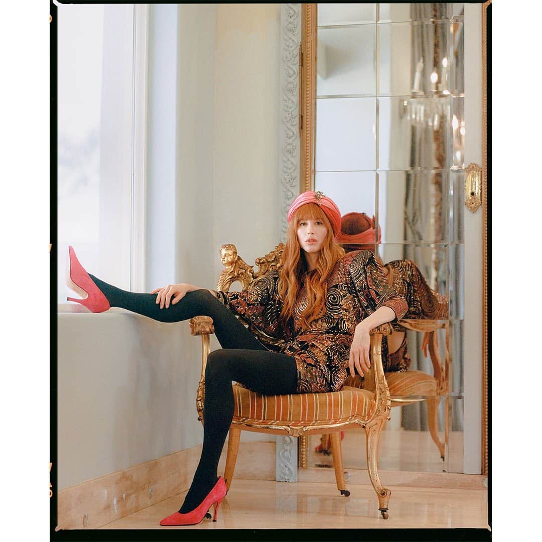 Faith Picozziさんのインスタグラム写真 - (Faith PicozziInstagram)「Gucci Mansion 1️⃣5️⃣ 📸 @burrent 🕺📷@garrettremy 👗 @faithpicozzicreative 💥 #fashion #style #redhead #model #film #120film #mediumformat」12月1日 8時17分 - faithpicozzi