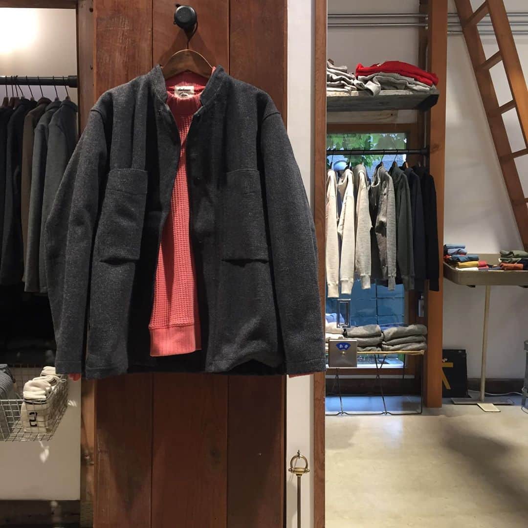 Jackmanさんのインスタグラム写真 - (JackmanInstagram)「「NEXT WEEK 」﻿ ﻿ We open this week as usual.﻿ We will open next Tuesday(12/4) and next Wednesday(12/5)  is irregular day off.﻿ ﻿ Looking forward to your visit.﻿ ﻿ "Baseball Jacket "﻿ JM8988﻿ Charcoal / 22,000 + Tax﻿ ﻿ "WAFFLE MIDNECK"﻿ JM7653﻿ Old Cherry / ￥14,000＋Tax﻿ ﻿ . . .﻿ Business hours: 11am-7pm﻿ Address: 2-20-5 Ebisu-minami, Shibuya-ku, Tokyo﻿ Phone: 03-5773-5916﻿ . . .﻿ #jackman_official #factorybrand #madeinjapan  #madeinfukui #oldhouse #ivyhouse #12/3は営業します #12/4は臨時休業」12月1日 8時56分 - jackman_official