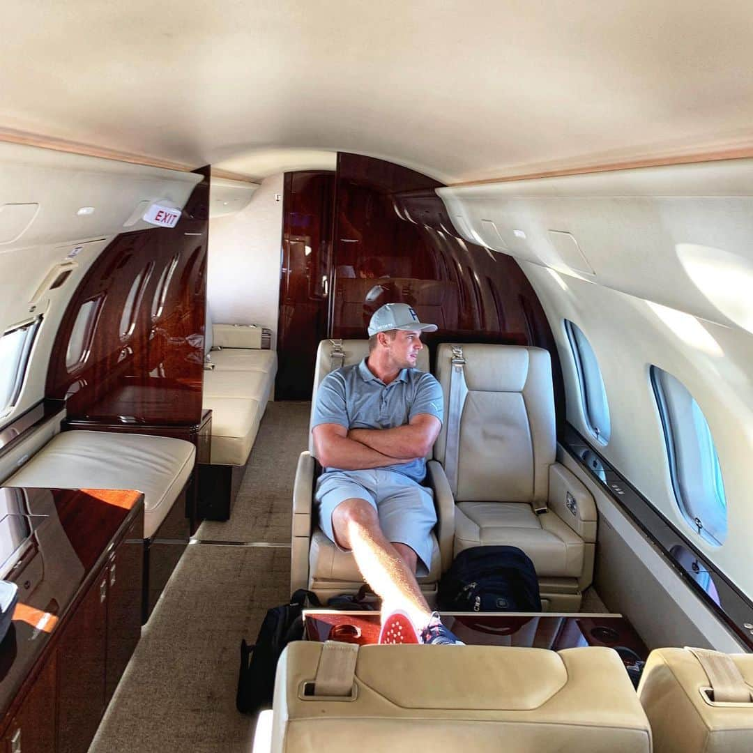 ブライソン・デチャムボーさんのインスタグラム写真 - (ブライソン・デチャムボーInstagram)「Thank you to @NetJets for the upgrade to the Bahamas. Nothing like a Global 5000! Looking forward to getting back at it at Hero. @albanybahamas @tgrliveevents」12月1日 8時57分 - brysondechambeau