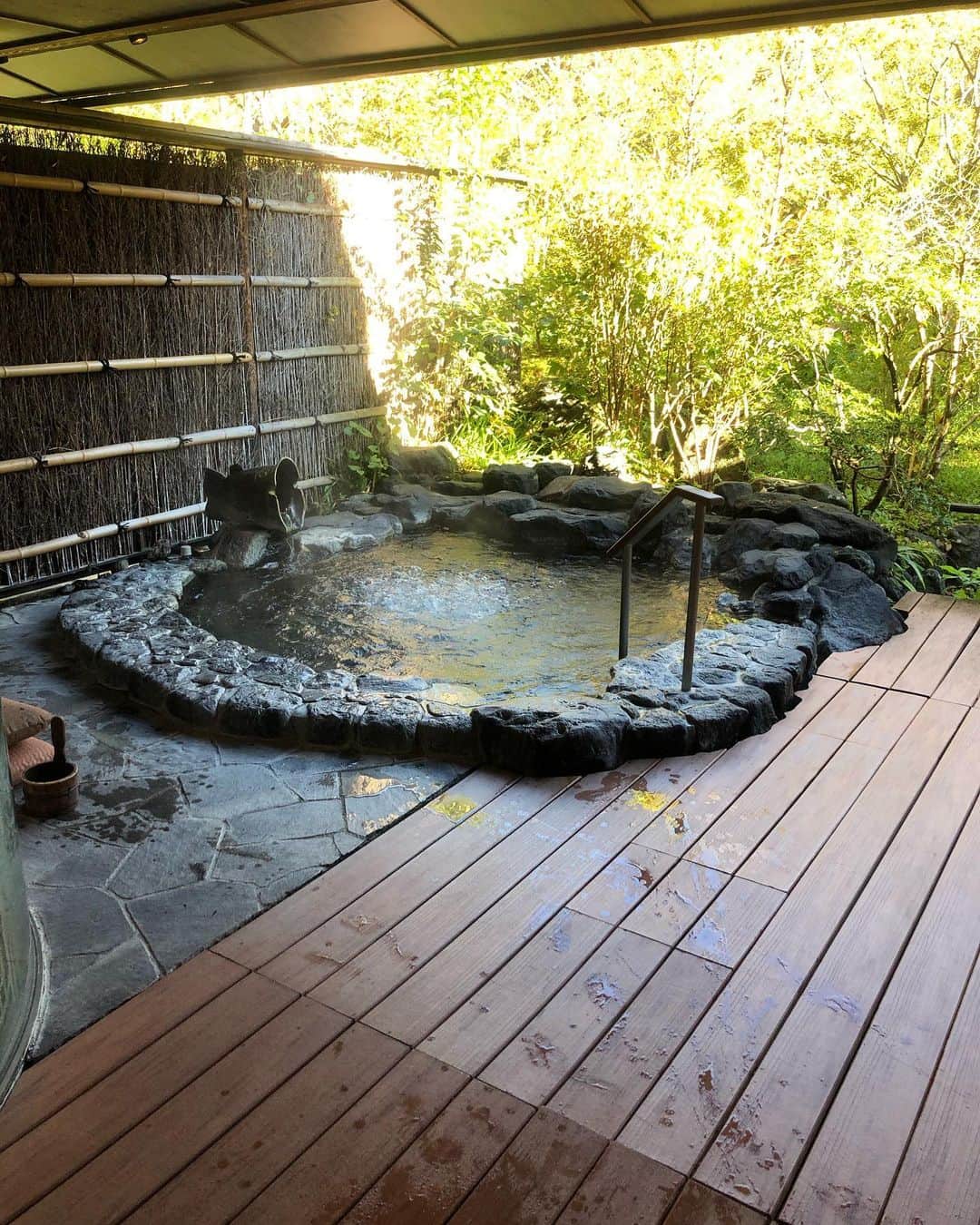 パンツェッタ・ジローラモさんのインスタグラム写真 - (パンツェッタ・ジローラモInstagram)「Shooting #hakone #beautiful #onsen #spa #super #funnybar #luxury #leon ##travel  #travelphotography  #traveling  #travelblogger  #traveler  #travelingram  #traveltheworld  #travelblog  #travels  #traveladdict  #travelphoto  #traveldiaries  #travelawesome  ##traveldeeper  #travelers  #traveldiary  #travellers  #travellingthroughtheworld  #travelguide  #travelersnotebook #travelbag  #traveling the world」12月1日 9時15分 - girolamo.me