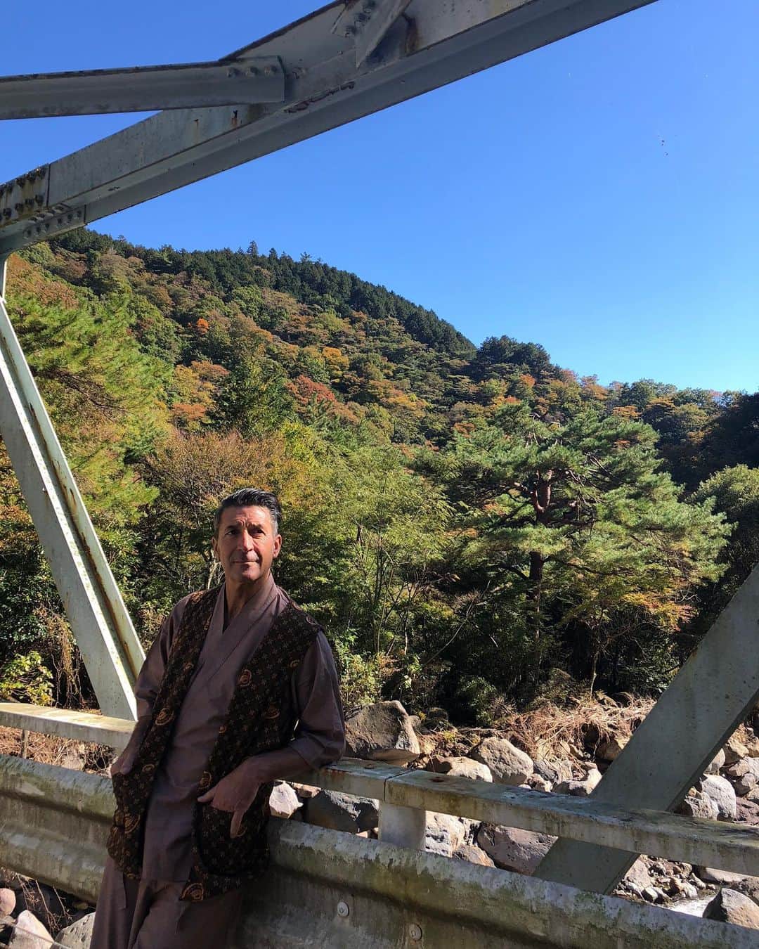 パンツェッタ・ジローラモさんのインスタグラム写真 - (パンツェッタ・ジローラモInstagram)「Shooting #hakone #beautiful #onsen #spa #super #funnybar #luxury #leon ##travel  #travelphotography  #traveling  #travelblogger  #traveler  #travelingram  #traveltheworld  #travelblog  #travels  #traveladdict  #travelphoto  #traveldiaries  #travelawesome  ##traveldeeper  #travelers  #traveldiary  #travellers  #travellingthroughtheworld  #travelguide  #travelersnotebook #travelbag  #traveling the world」12月1日 9時15分 - girolamo.me