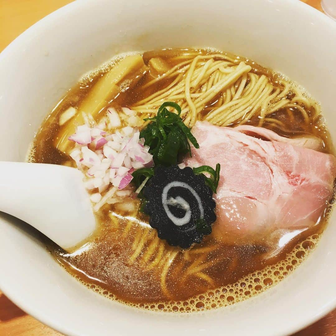 アマルさんのインスタグラム写真 - (アマルInstagram)「らーめんいずごっど #新宿ラーメン #池袋グルメ #らぁ麺はやし田 #らぁ麺 めん #のどぐろ #ぴえん #麺スタグラム」12月1日 9時28分 - amal3rd