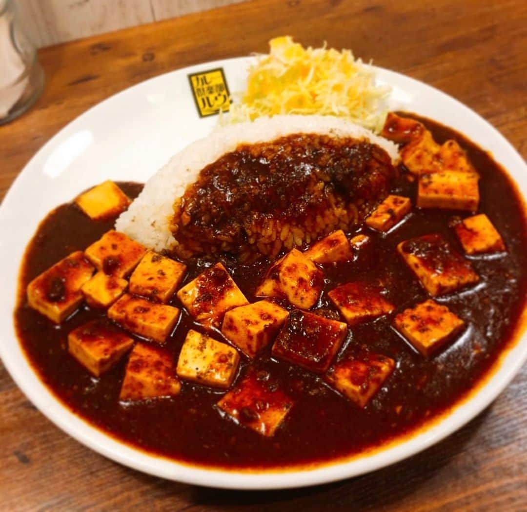 チキン南蛮カレーのルウ王子さんのインスタグラム写真 - (チキン南蛮カレーのルウ王子Instagram)「おはカレー！今日から12月！２０１９年もあと1カ月！！今日は昼からカレー倶楽部ルウ都城本店に出没中！てげうまカレーを作ってご来店お待ちしてルウ！では本日もカレー倶楽部ルウを華麗によルウしく！ ★ ★ #麻婆カレー #花椒 #難波 #カレー倶楽部ルウ #相互フォロー#フォロバ#麻婆豆腐 #宮崎 #都城 #福岡  #中華 #大阪 #コラボ #鹿児島 #熊本 #大阪駅 #京都 #清水寺 #大阪カレー #麻婆野菜カレー #梅田 #守口 #宮崎ランチ  #大阪駅前第3ビル #大阪ランチ #いいねした人で気になった人フォロー #カレー好きな人と繋がりたい #カレー #二年坂」12月1日 10時38分 - currynoprince