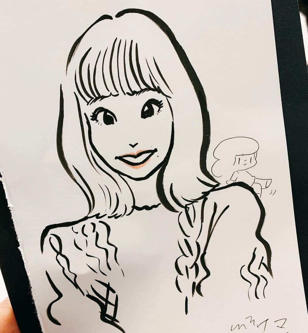 深川麻衣 さんのインスタグラム写真 - (深川麻衣 Instagram)「✏️ タムくんに、、 似顔絵を、、 描いていただきました、、、！ 緊張した。。家宝です💕😭 @wisut」12月1日 11時02分 - fukagawamai.official