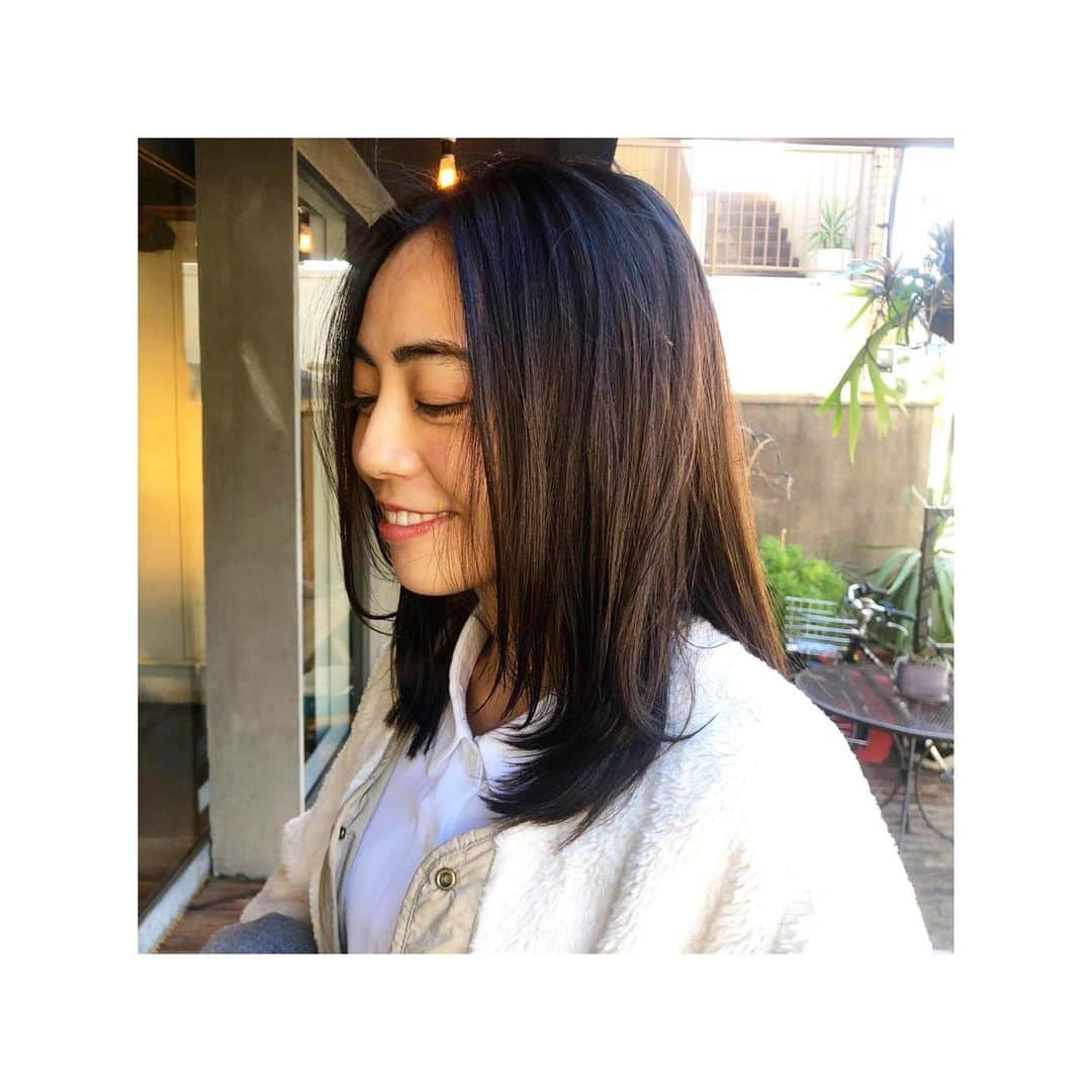 廣瀬麻伊のインスタグラム：「new hair🎄 とってもいいお色♪  いつも有難うございます。😌 @salon_de_sadam  @kei_sadam」