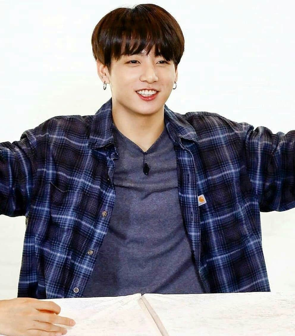 ユ・スンホさんのインスタグラム写真 - (ユ・スンホInstagram)「JEON JUNGKOON AND HIS BUNNY SMILE A THREAD ;; 💁🐰 — ▶ follow @winterbearytae for more💕 - —🐥💜🐯— #jungkook}¸.*☆*¸.*♡*.¸ #bts #jeonjungkook #jk #박지민 #좋아요👍 #좋아요💕 #좋아요그램 #좋아요반사 #선팔맞팔환영 #선팔맞팔환영🙌 #선팔하면맞팔가요 #선팔하면맞팔🙆 #선팔하면맞팔🙌 #팔로우미 #팔로우환영 #팔로우그램 #팔로우환영💕 #팔로우해요 #인친환영 #인친해요 #맞팔해용 #맞팔선팔🙆 #소통해요🙌 #btsmemes #kpop #방탄소년단}」12月1日 22時06分 - fluffy.ksn